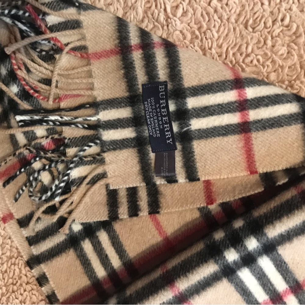 Authentic vintage Burberry London Plaid cashmere scarf - Picture 4 of 5